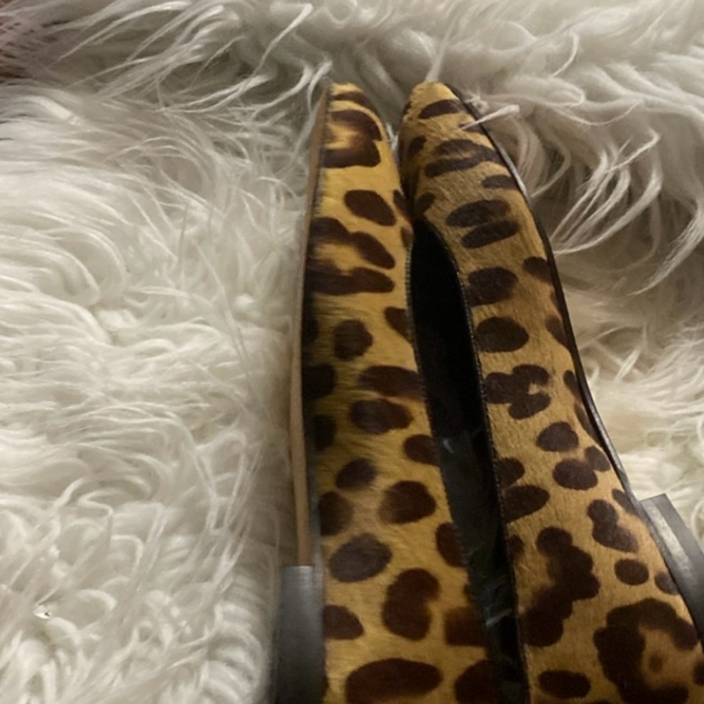 Isaac Mizrahi Italy Animal Calf Hair Flats Size 7B - Picture 7 of 9